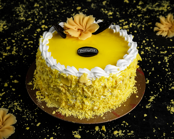 Elegant Custom Anniversary Cake at Monginis